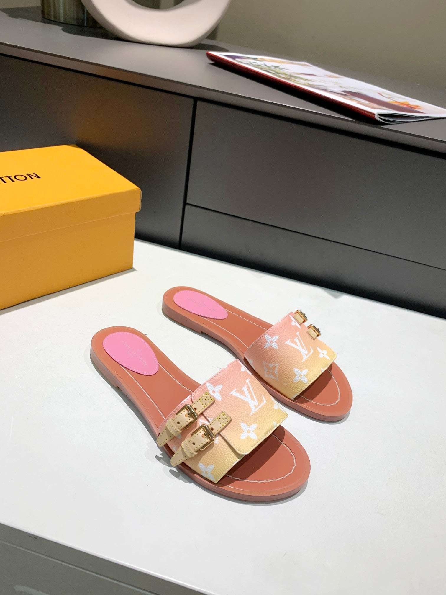 LV Louis Vuitton 2021 NEW ARRIVALS Women's LOCK IT Sandals S