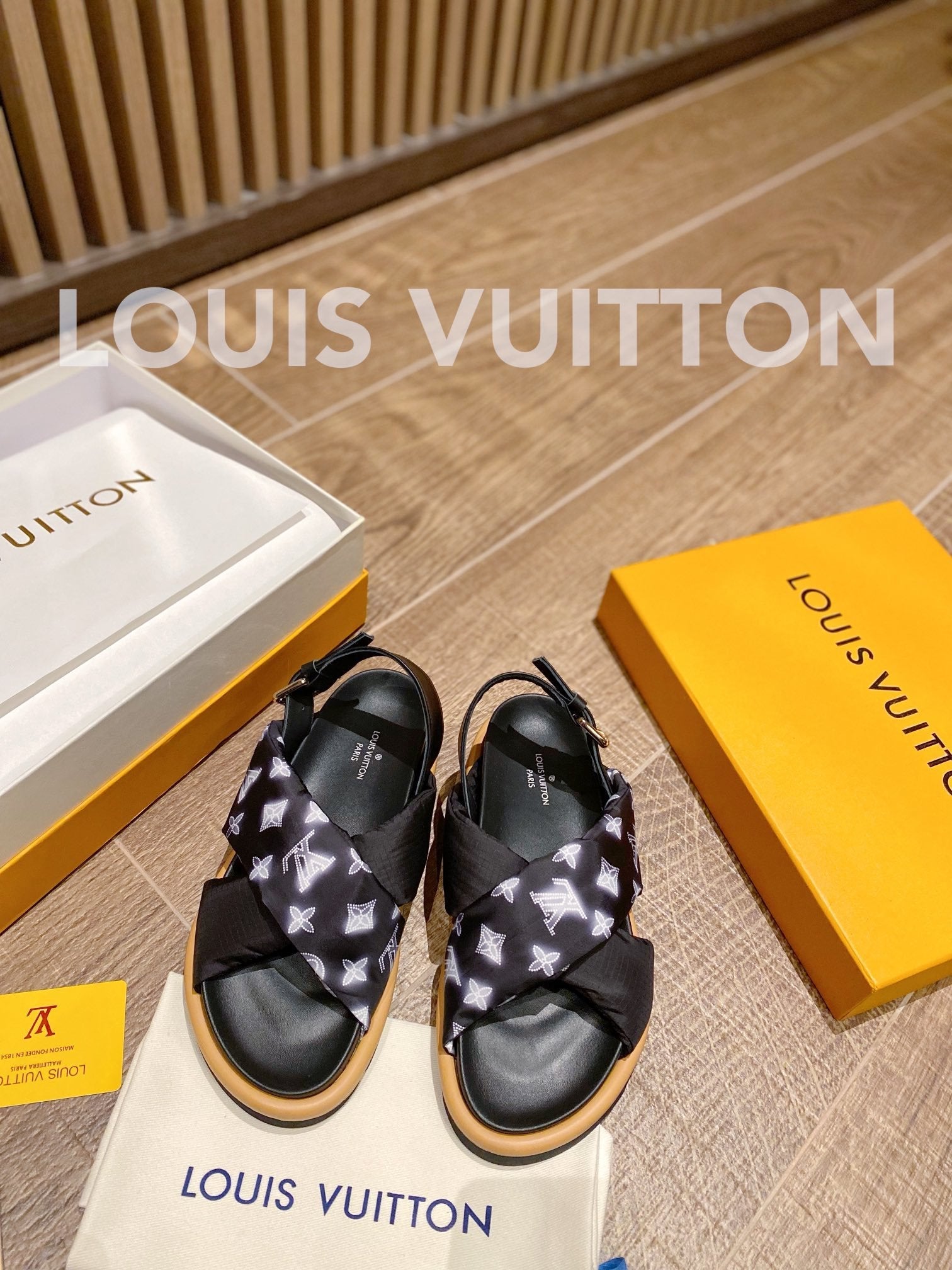 LV Louis Vuitton Women's 2022 NEW ARRIVALS POOL PILLOW COMFO