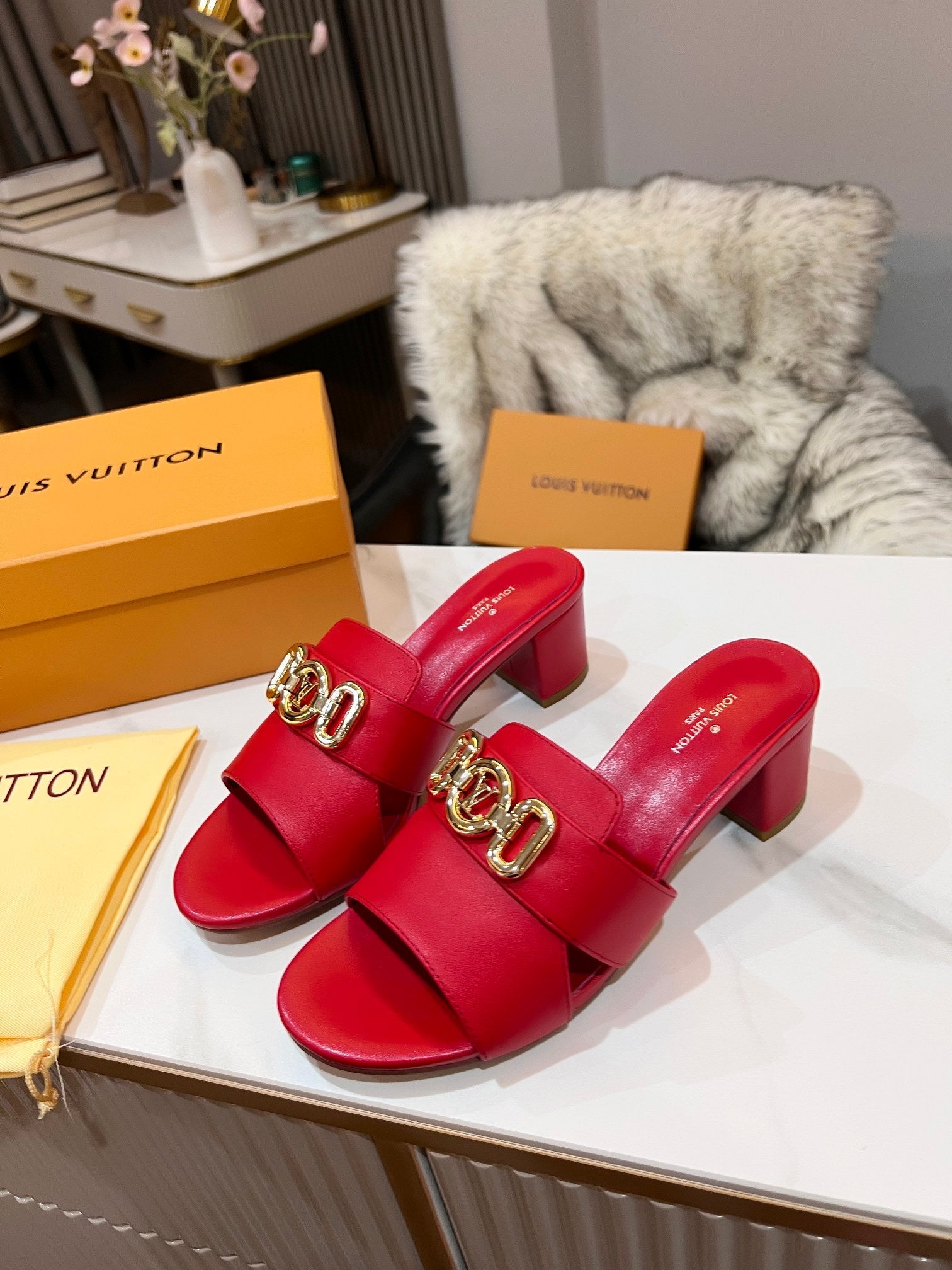 LV Louis Vuitton Women's 2022 NEW ARRIVALS High-heeled Slipp