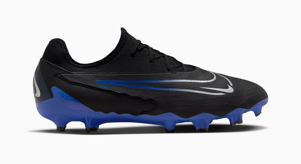 black and blue nike phantom football boots