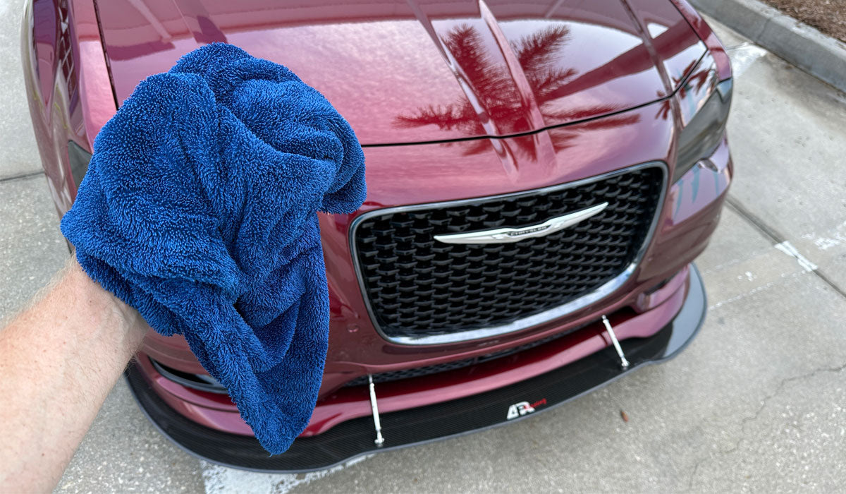McKee's 37 Glacier 1100 Drying Towel, 20 x 30 Inches safely dries water off car Recommended by Mike Phillips AutoForge.net