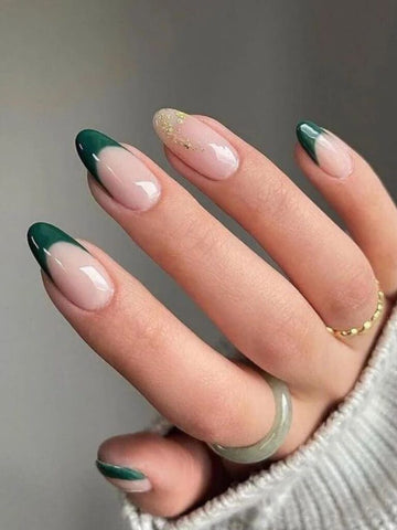 65 Winter Nail Ideas You'll Want to Copy in 2023 | Glamour