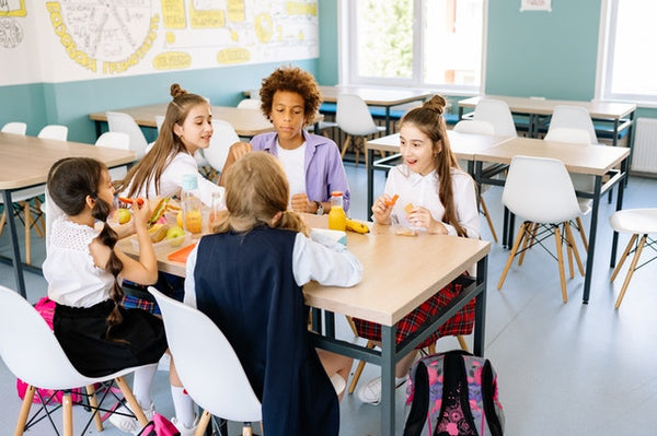 Gesund in der Schule essen, dafür braucht es die richtigen Zutaten und die richtige Brotzeitbox