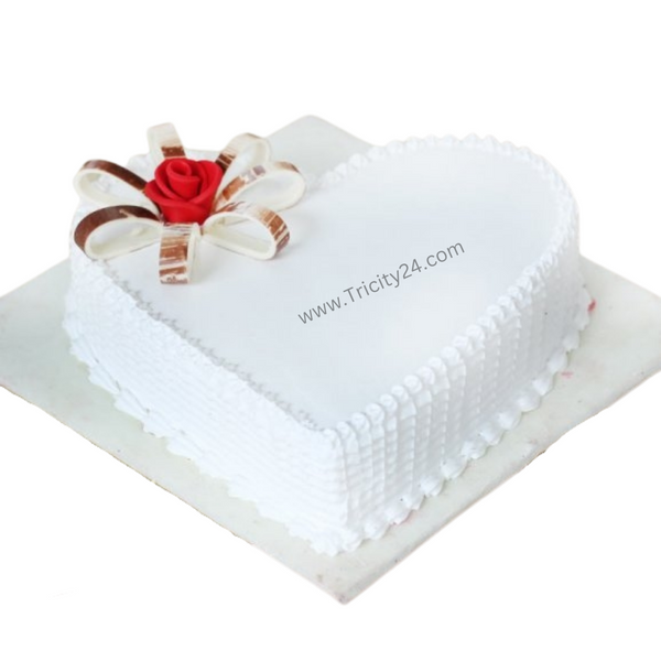 Vanilla Blast Heart Cake (Half Kg).