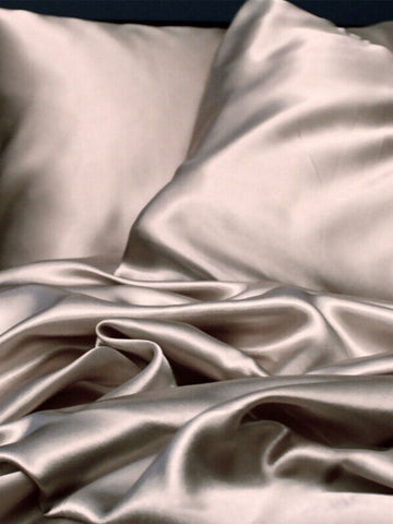 The Allure of Silk Pillowcases
