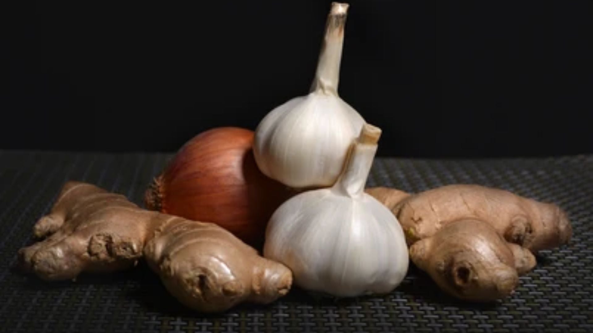 Ginger-garlic and onions