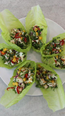 lettuce leaves with prawn, chilli and mango