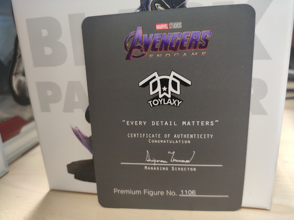 premium-figure-number-and-certification-for-toylaxy-marvel-avenger-end-game-wave3-premium-figure-number-director-signature-in-the-card-back