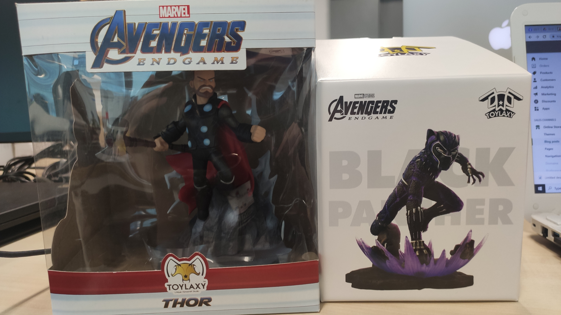 differentiation-and-comparison-between-toylaxy-marvel-avenger-4-end-game-wave3-black-panther-figure-and-wave1-thors-in-package-size-and-whole-package-box-design