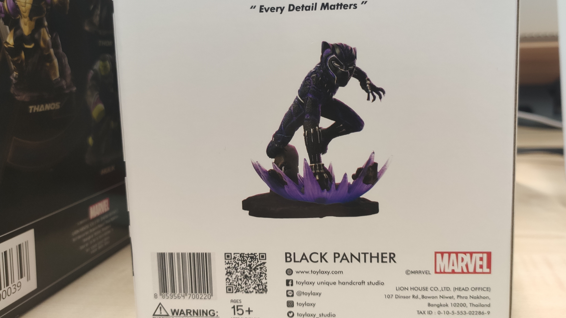 product-details-in-the-back-of-package-box-of-toylaxy-marvel-avenger-4-end-game-wave3-black-panther-figure