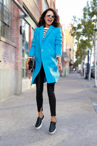 VivaLuxury looks chic is ASH sneakers and bright overcoat