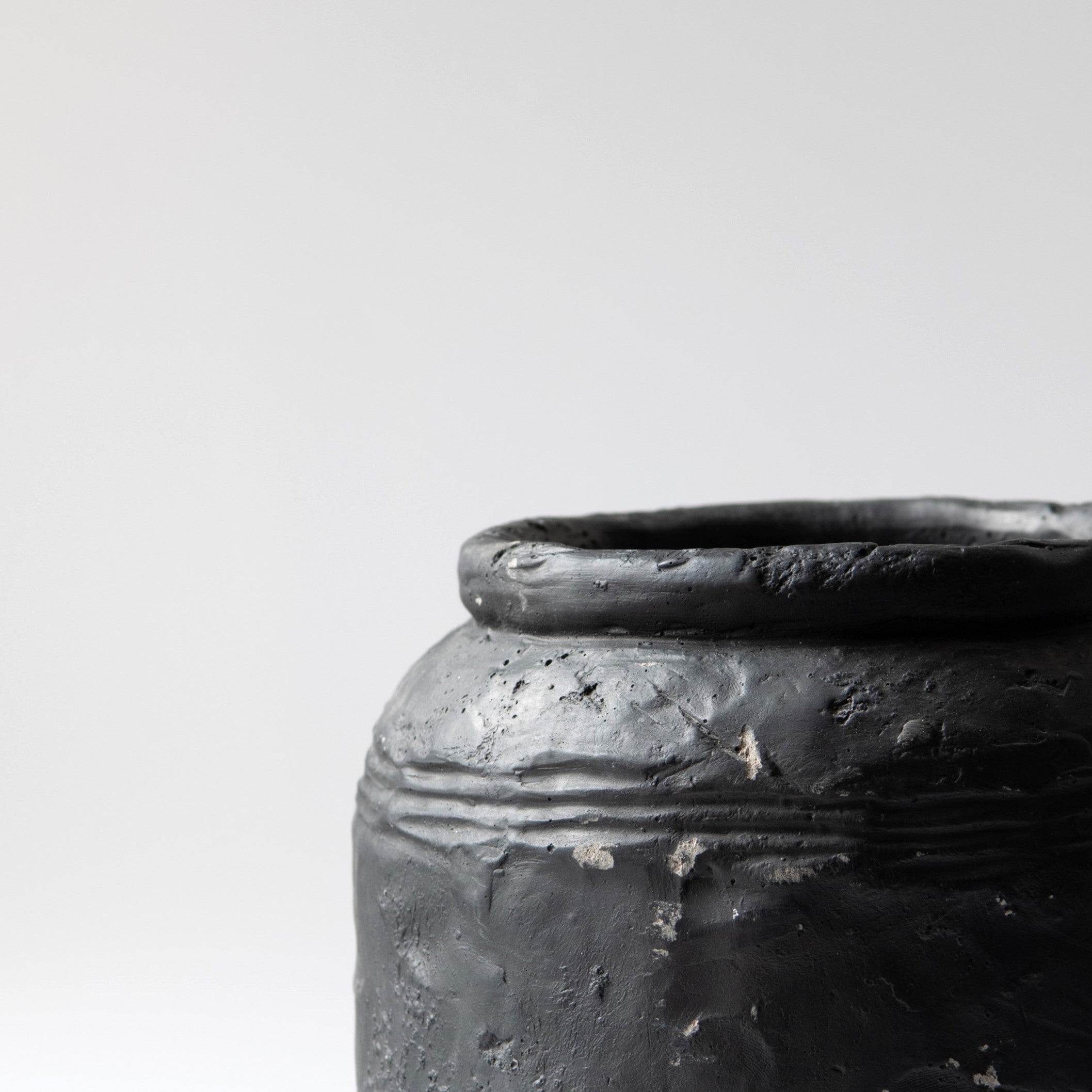 Black Rustic Vase Home At First Sight   BlackRusticVasedetail 