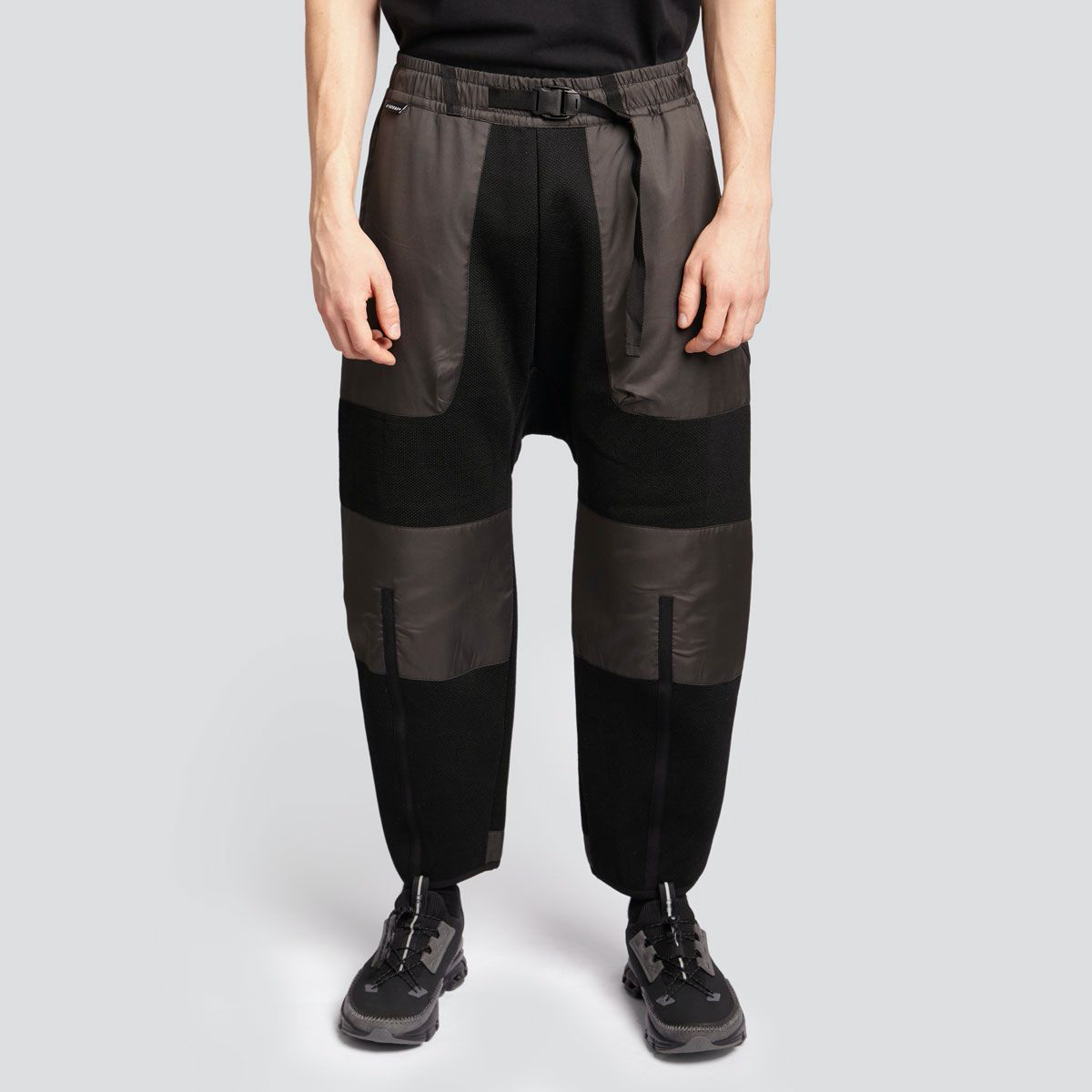 BYBORRE HIKE TAPERED CROPPED PANTS-