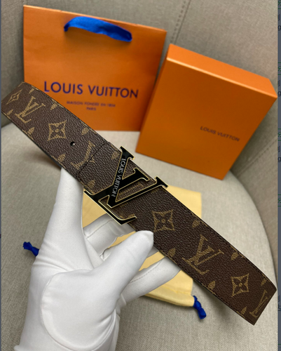 Louis Vuitton LV Initiales 40mm Gold White Damier - Depop