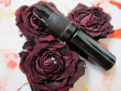 Using roses to create rose perfume