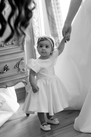 classic flower girls dresses