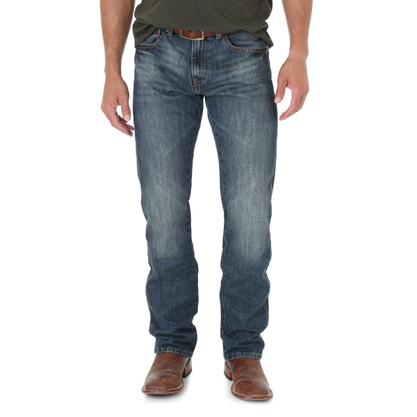 Wrangler Men's Retro Slim Fit Bootcut Jeans 77MWZWO