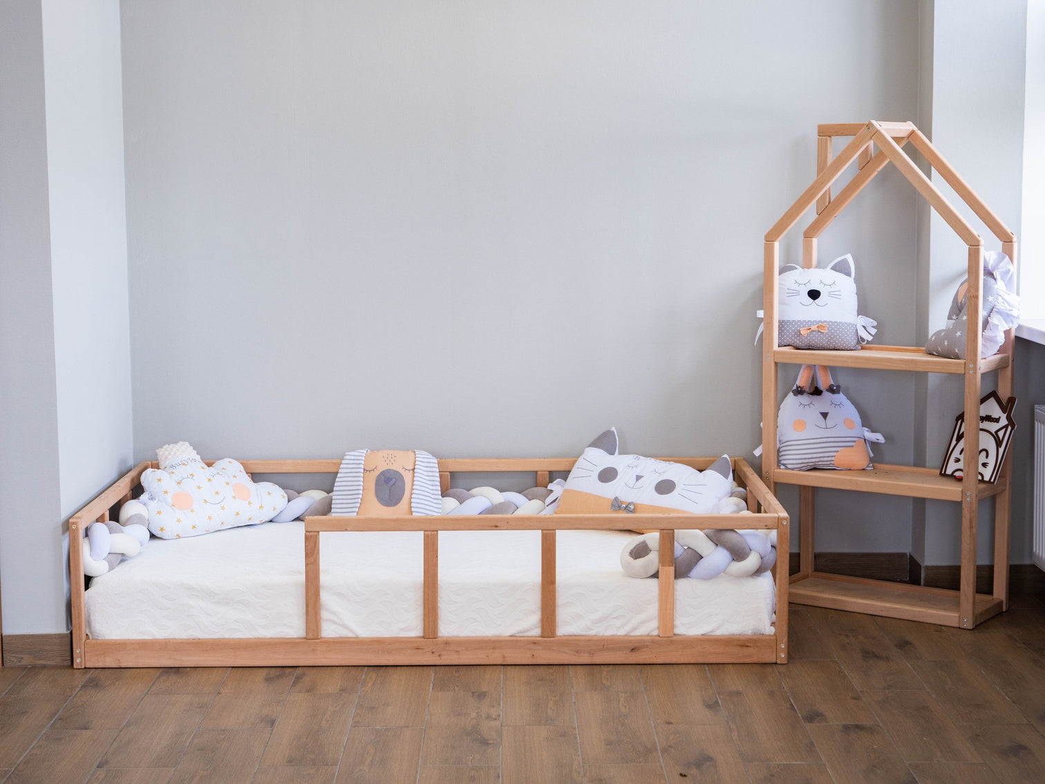 montessori floor bed with rails design