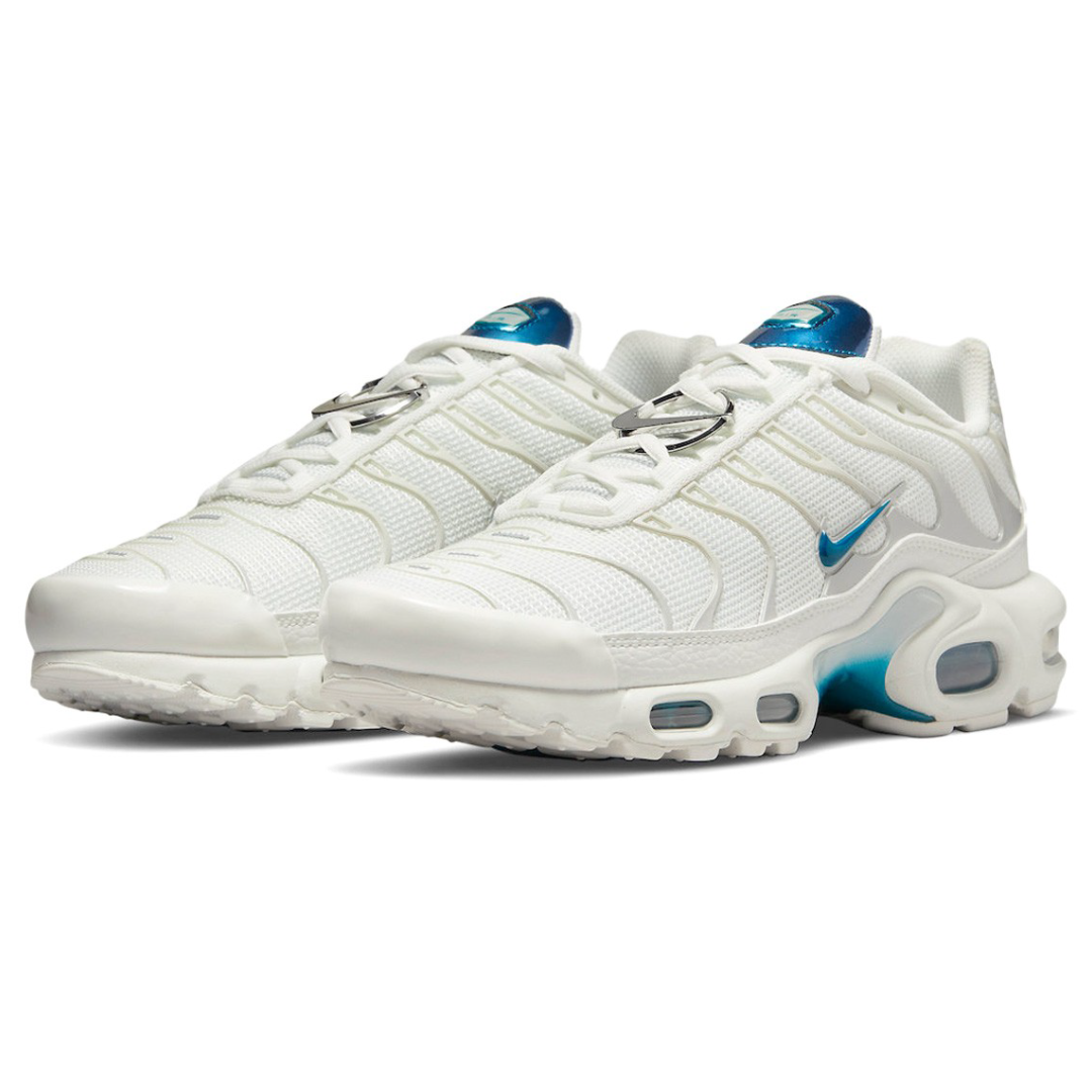 womens white nike tn