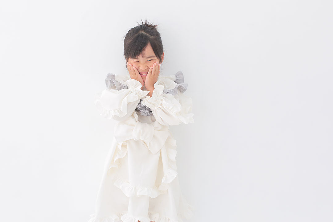 pure white apron dress | fashionable kids costume rental | heartmelt | kids dress&formal