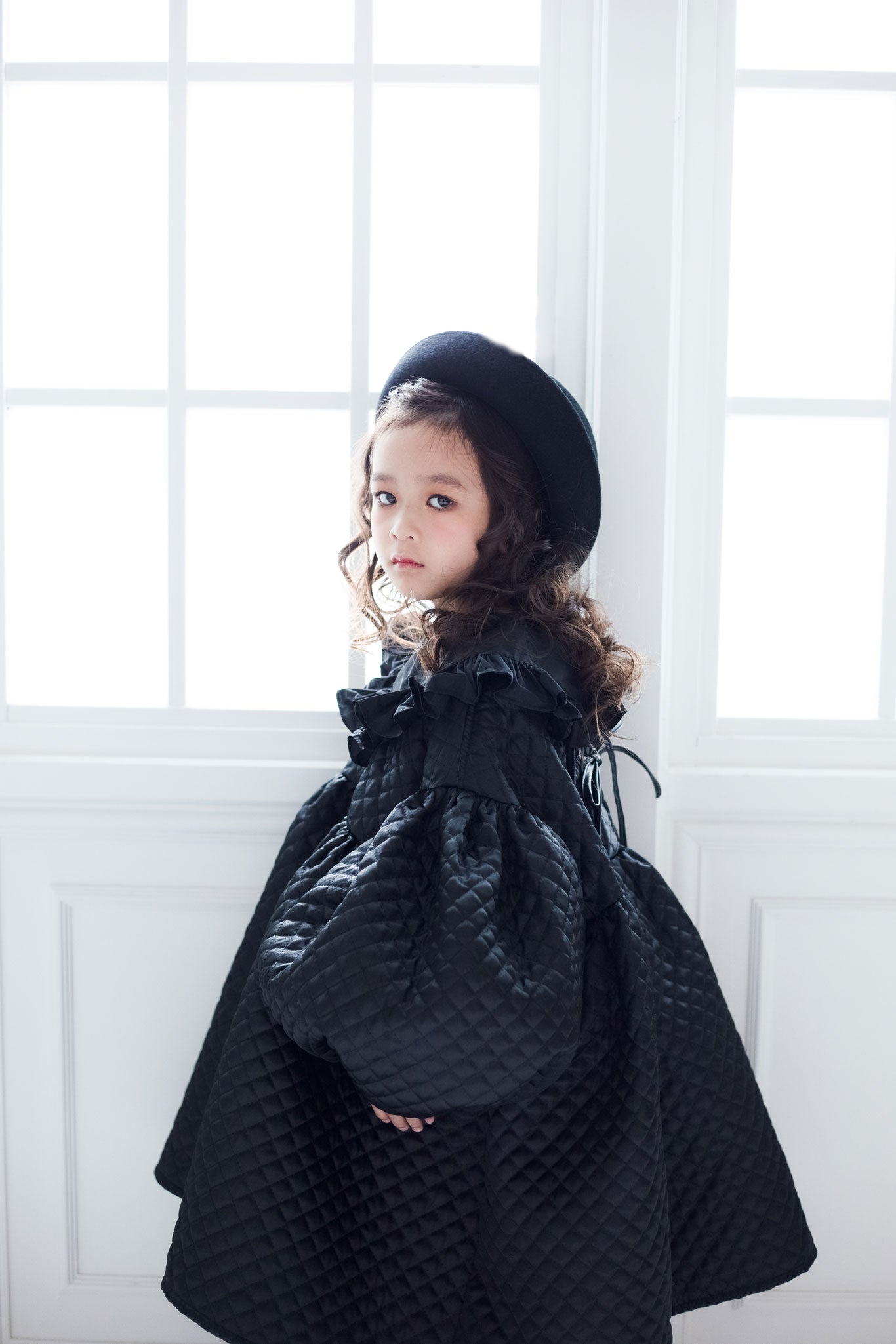 ブラックサテンのキッズドレス | 子供のおしゃれなレンタル衣装 - heartmelt