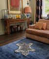 Wolle Teppich in weisser Tiger Form und Muster in Wohnzimmer von Doing Goods
