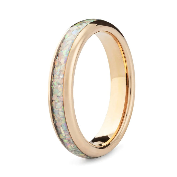 The Rose Beauty ring with a rose gold-plated interior that can be engraved