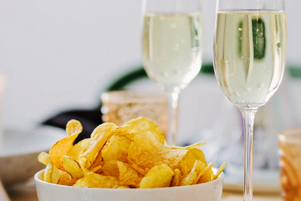 white wine and chips