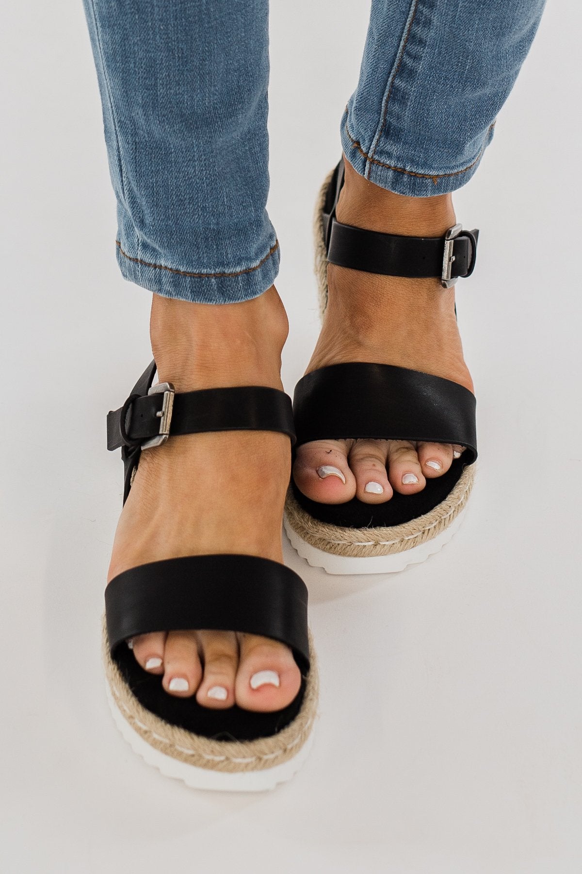 Very G Glossy Platform Sandals- Black – The Pulse Boutique