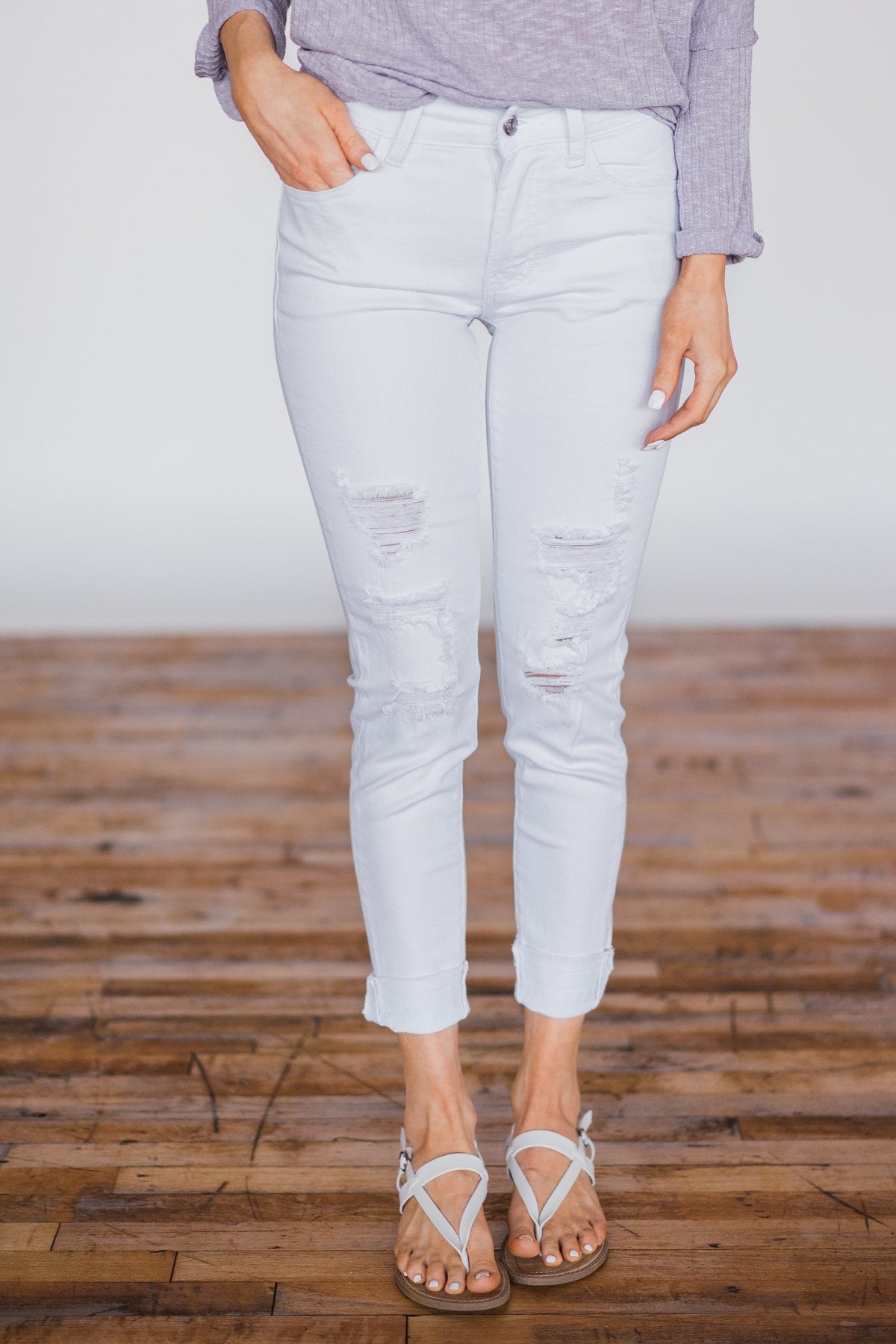 white distressed kancan jeans