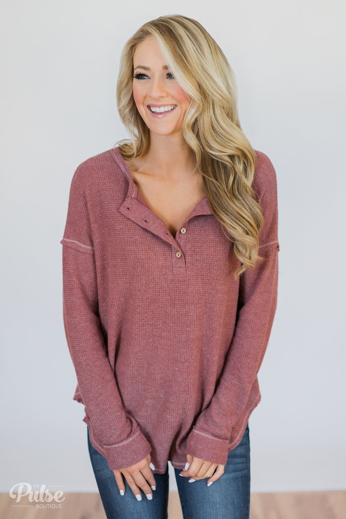 Go-To Henley Thermal Top- Brick – The Pulse Boutique