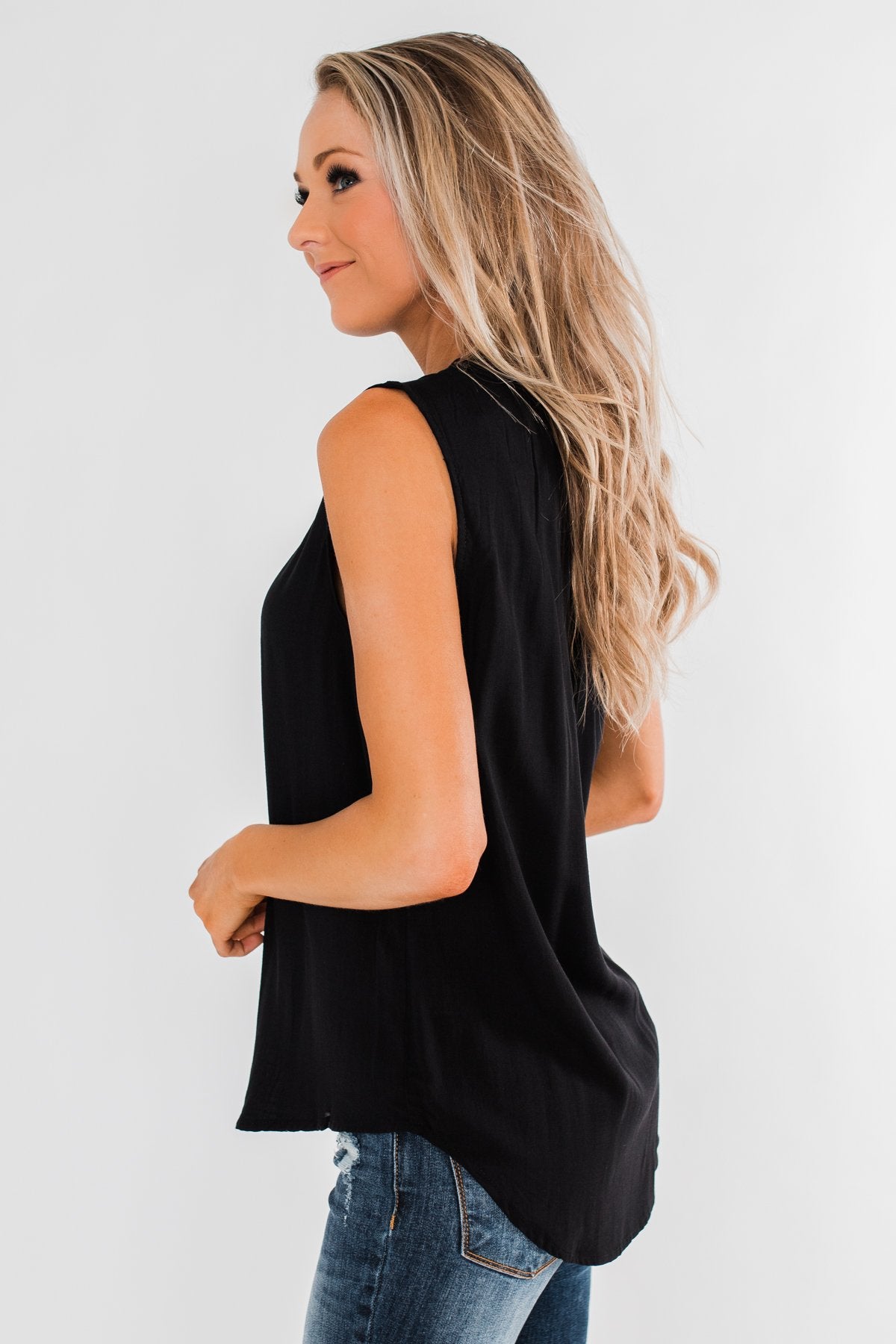 Larger Than Life Neck Tie Tank Top- Black – The Pulse Boutique