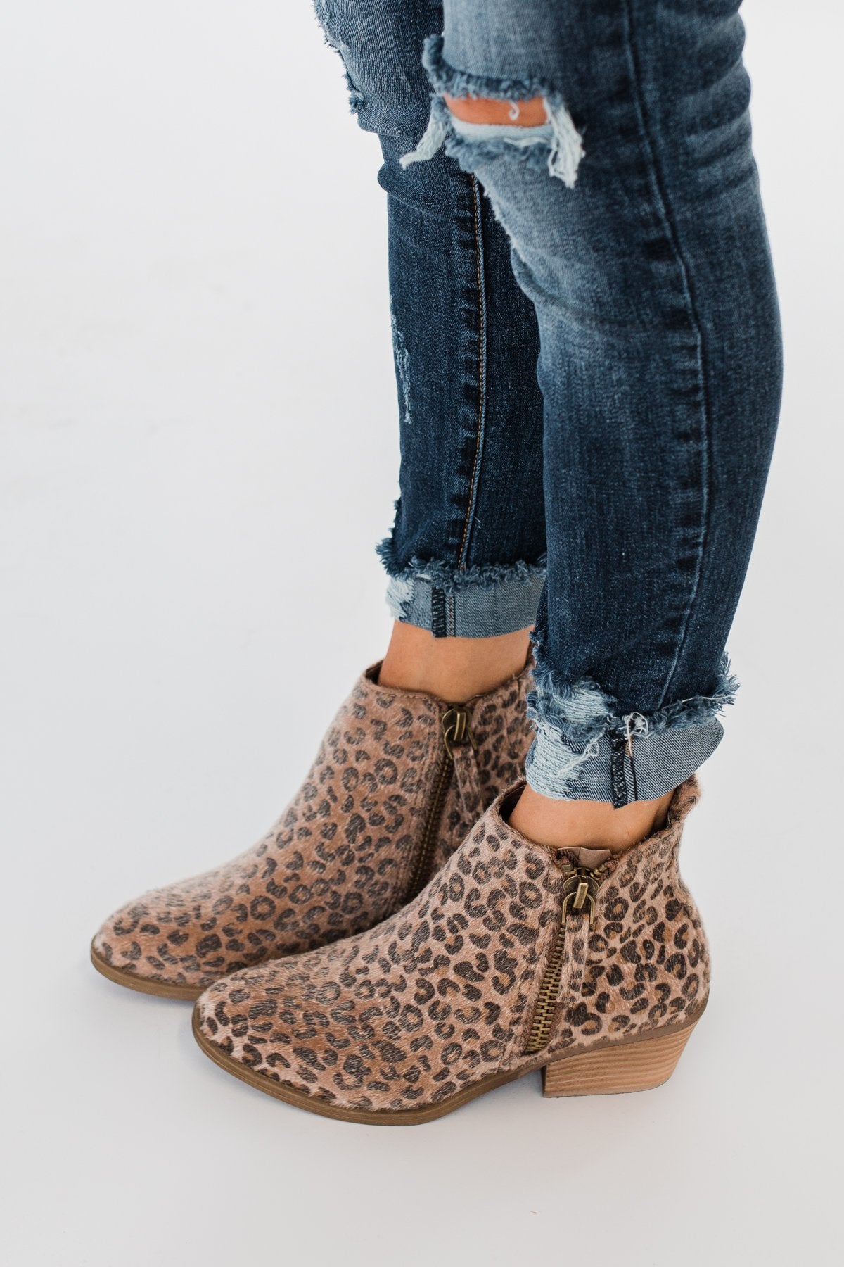 very g twinkle leopard booties