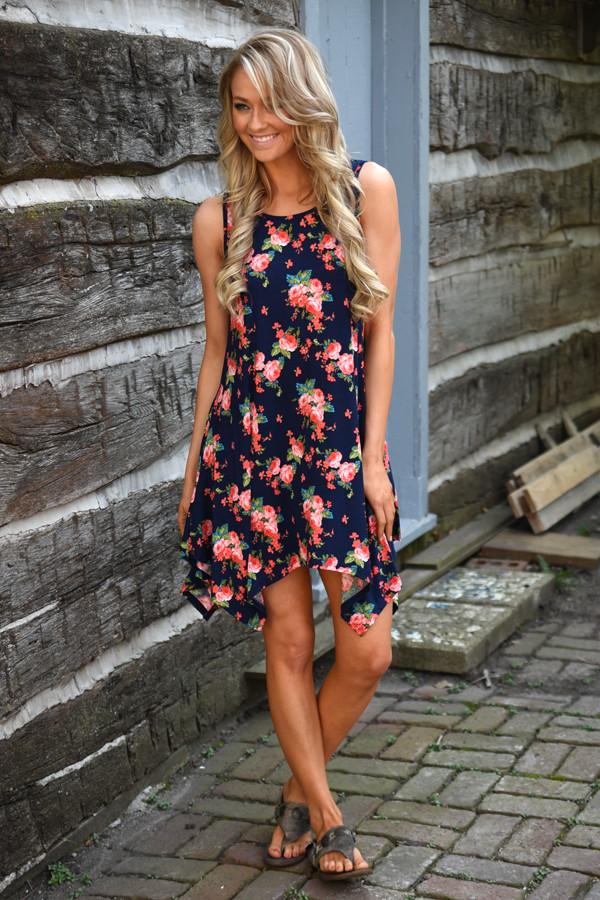 Flirty in Floral Dress – The Pulse Boutique