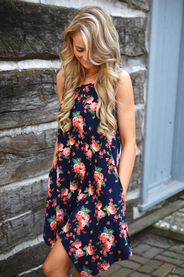 Flirty in Floral Dress – The Pulse Boutique