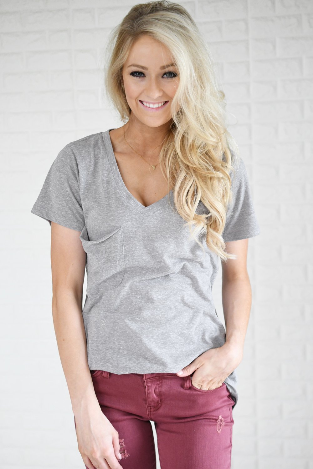 Basic Grey Pocket Tee – The Pulse Boutique