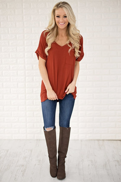 Rust V-Neck Pocket Tee – The Pulse Boutique