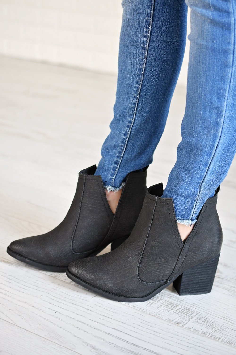 Shea Booties ~ Black – The Pulse Boutique