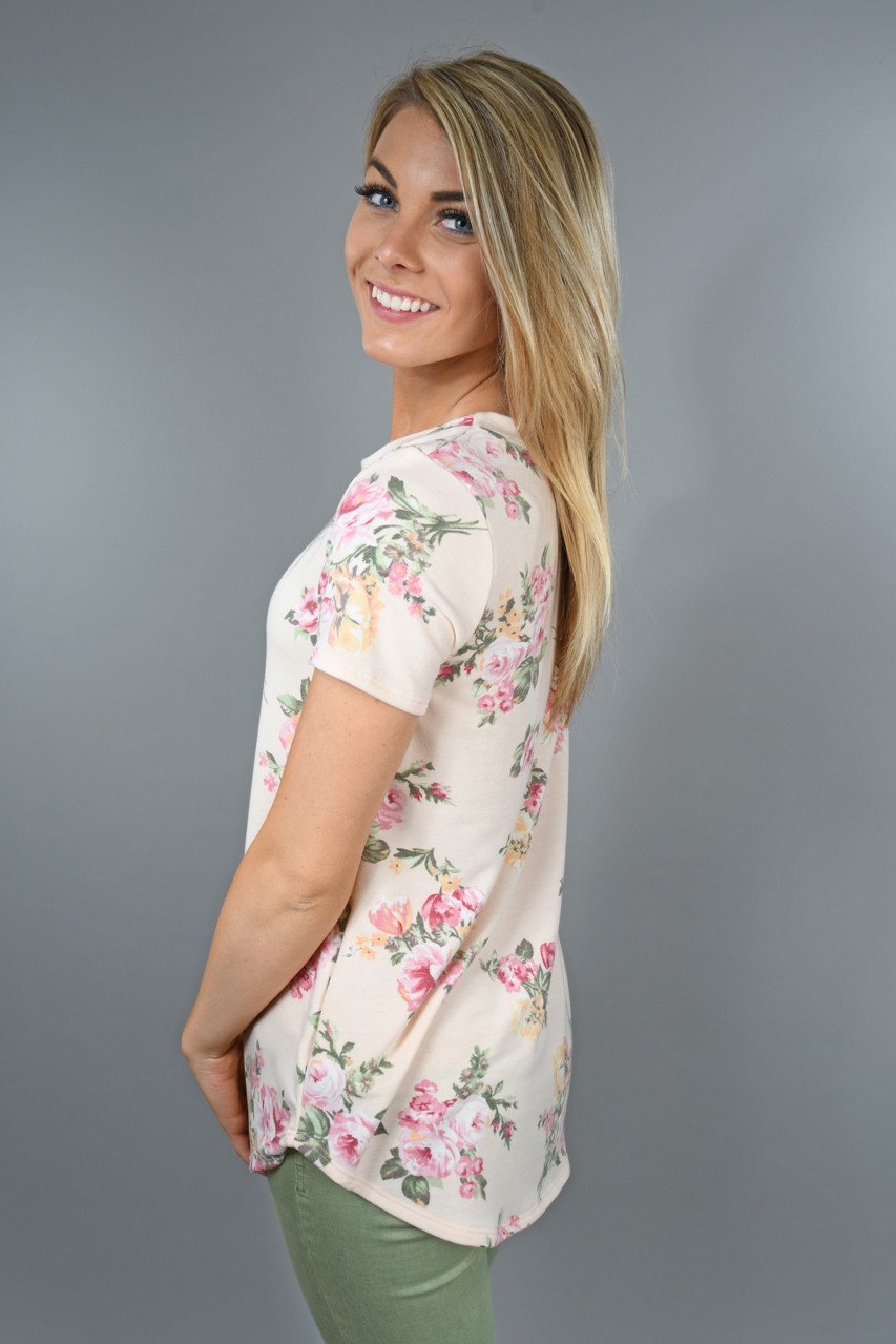 Light Peach And Pink Floral Top – The Pulse Boutique