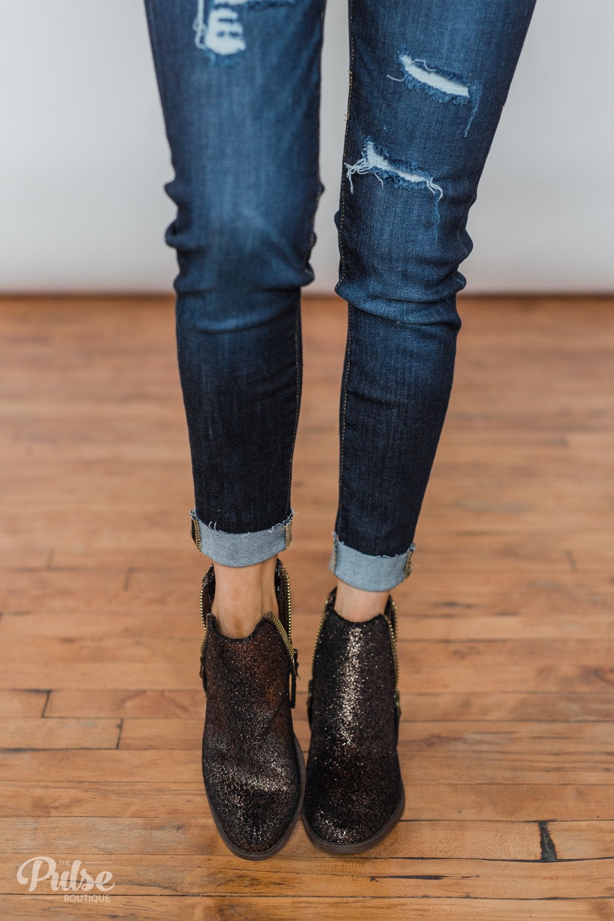 very g twinkle leopard booties