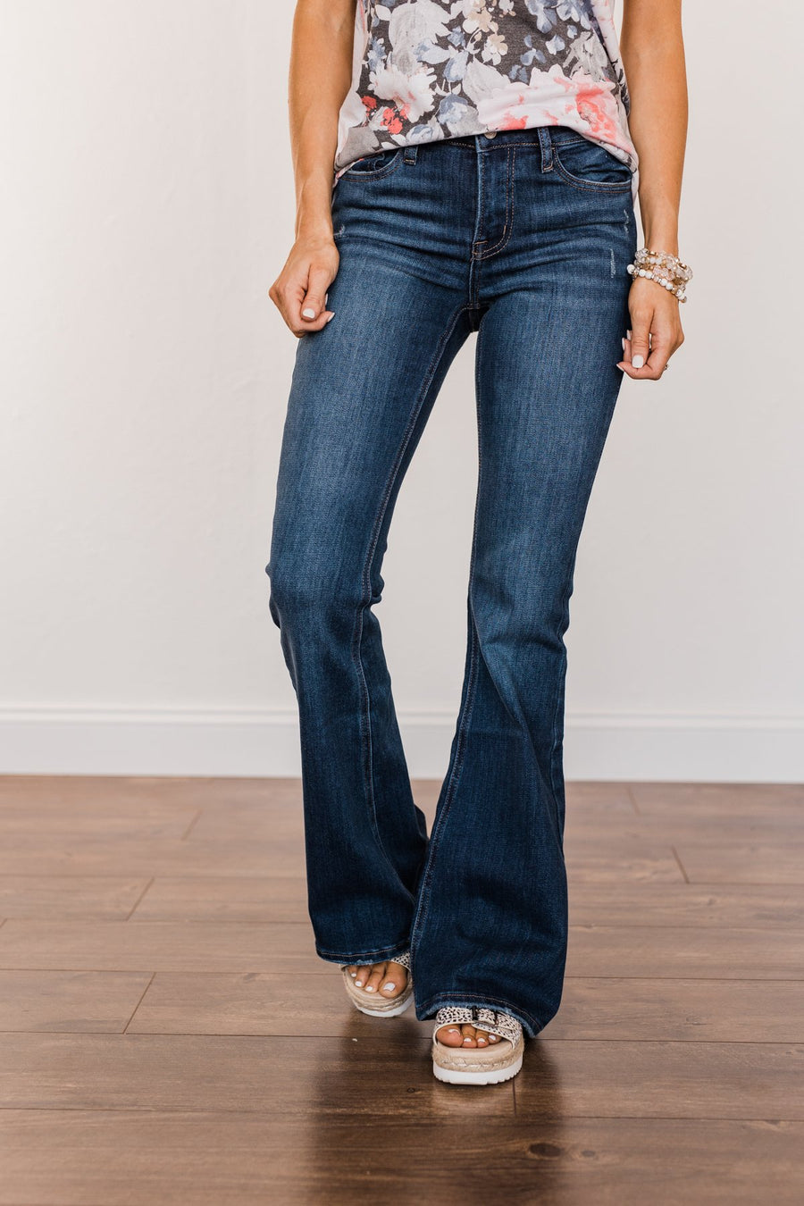 Vervet Mid-Rise Flare Jeans- Elizabeth Wash – The Pulse Boutique