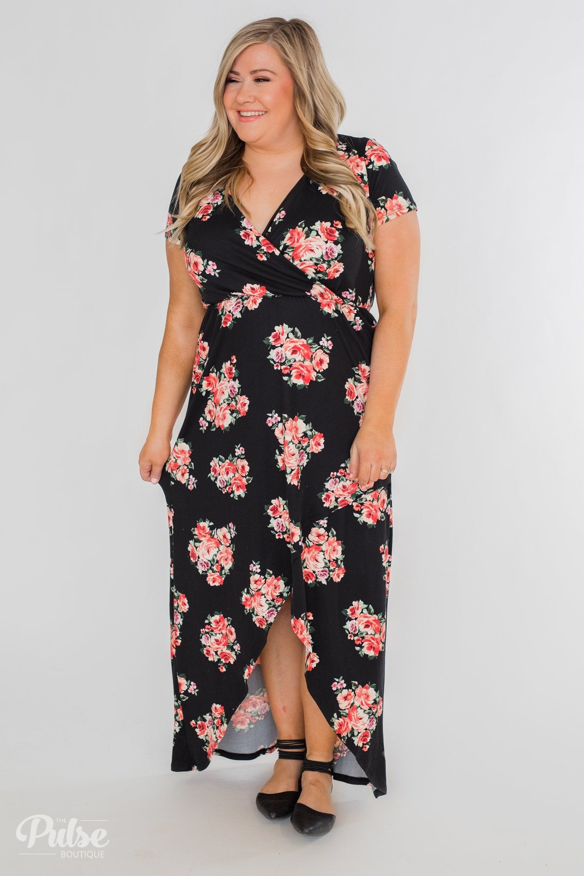 Still Into You Short Sleeve Floral Maxi Dress- Black – The Pulse Boutique