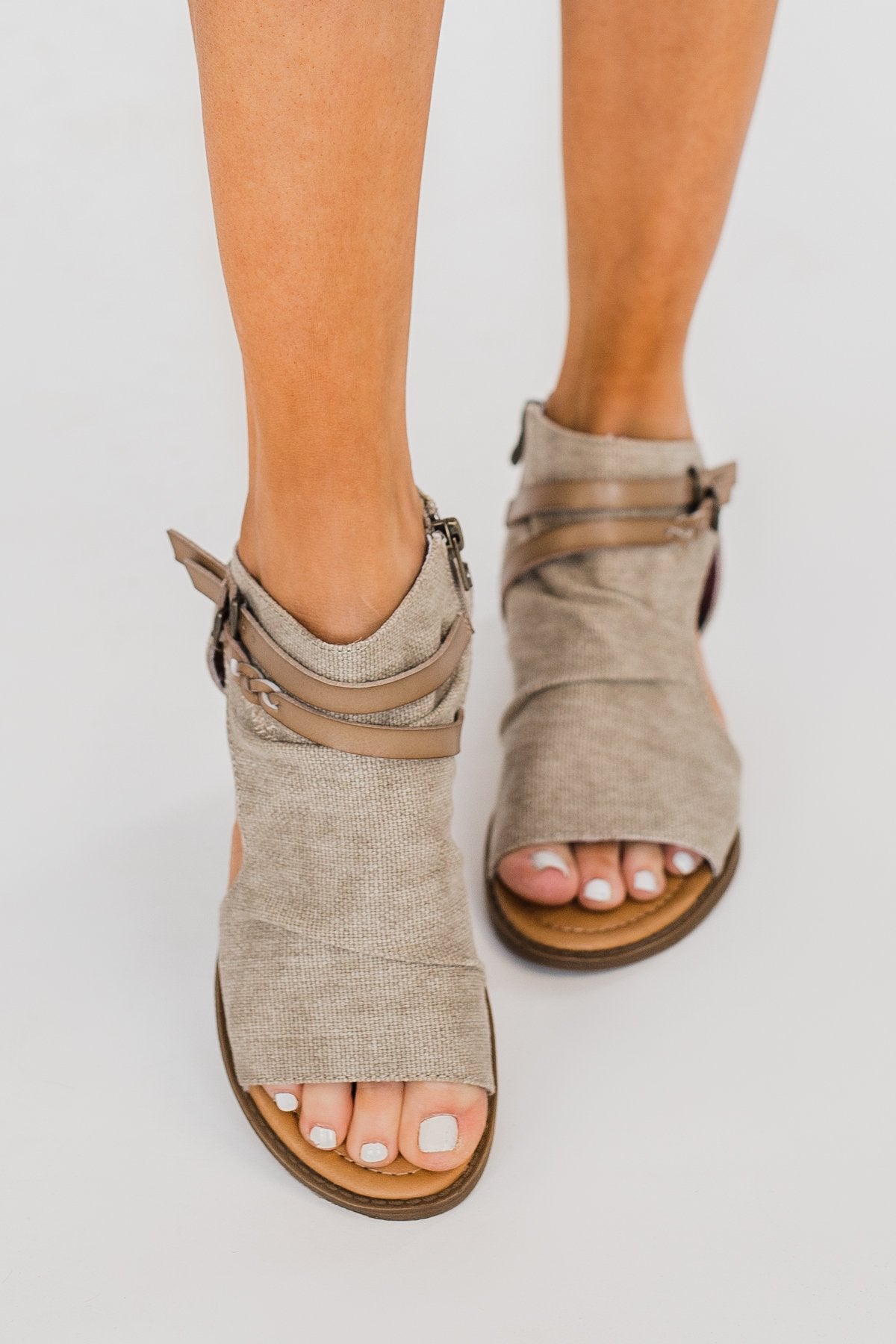 blowfish blumoon sandals