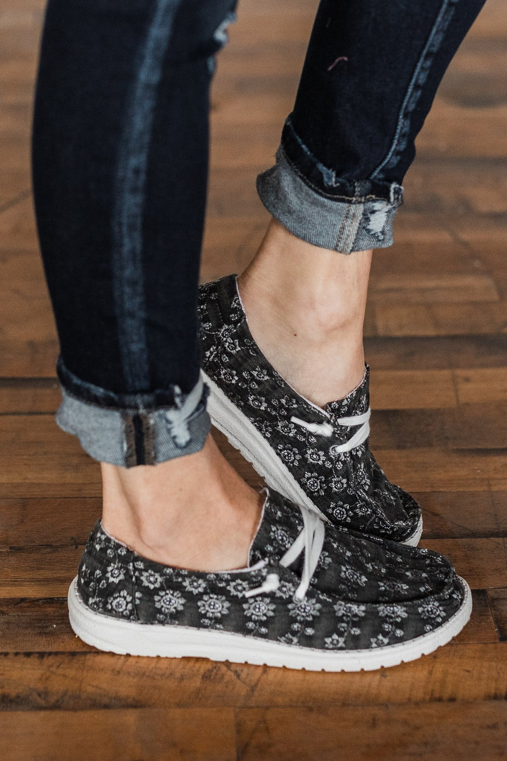 Gypsy Jazz Hooray Sneakers- Black – The Pulse Boutique