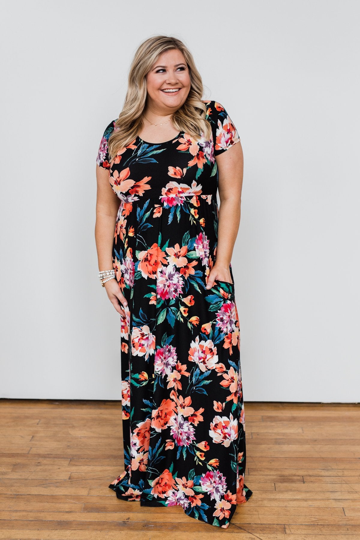 Alright By Me Floral Maxi Dress- Black – The Pulse Boutique