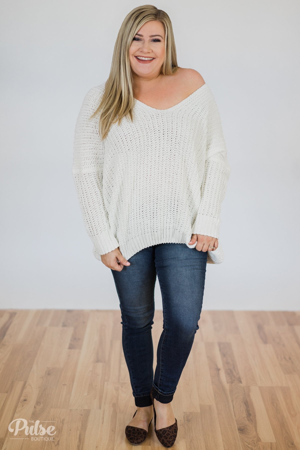Softly Knitted Chunky Sweater- White – The Pulse Boutique