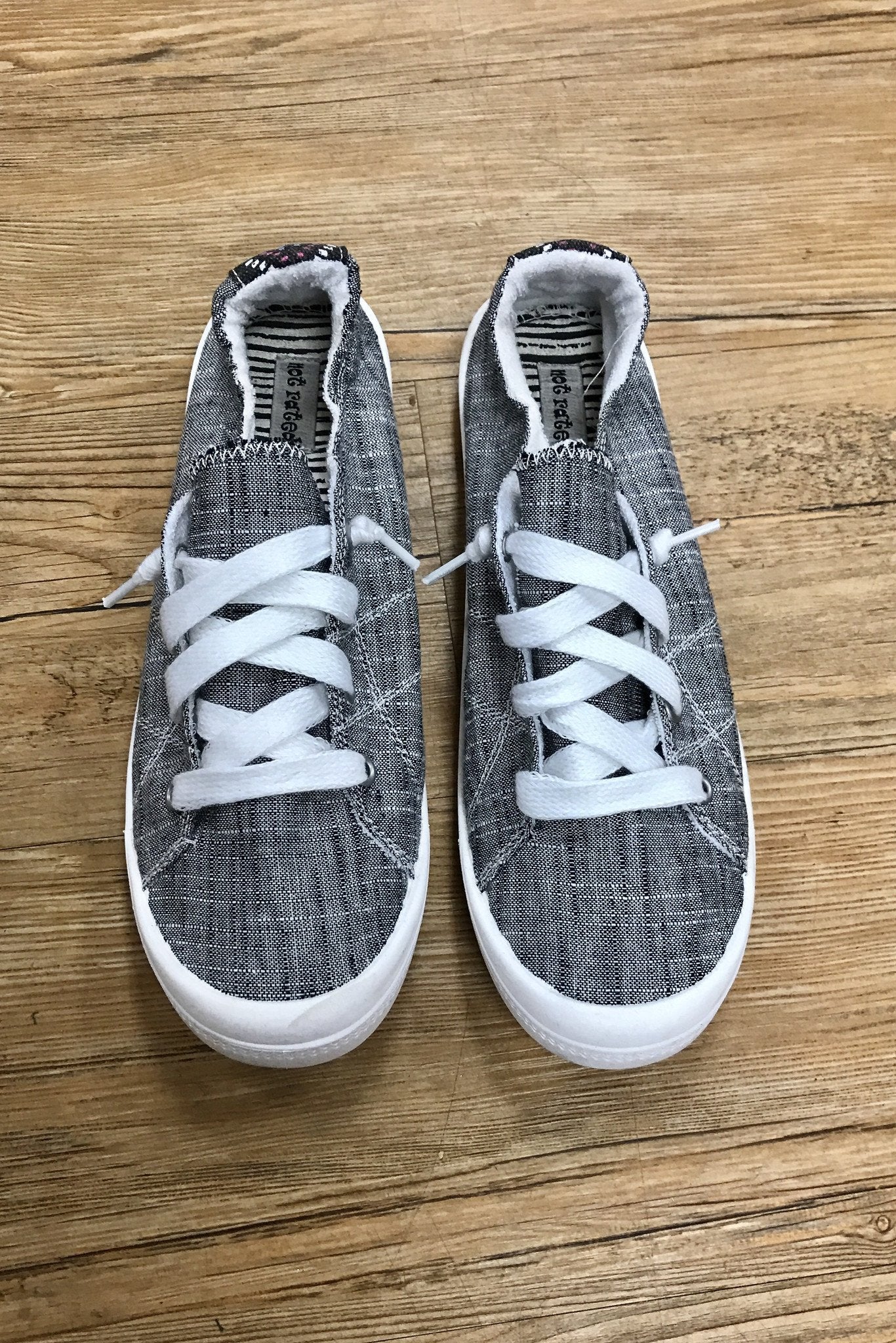 Not Rated ''Rae'' Sneakers ~ Charcoal – The Pulse Boutique