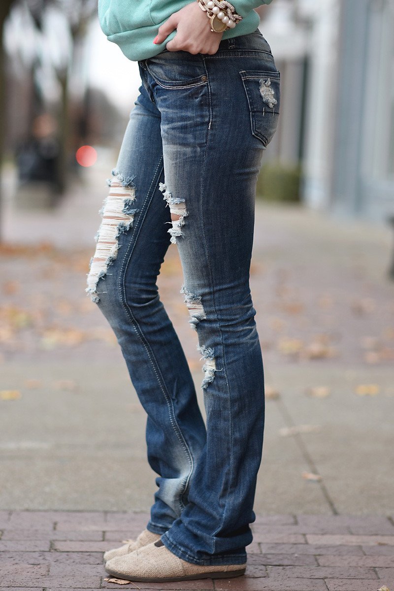 Lucy Wash Distressed Jeans ~ Flare – The Pulse Boutique