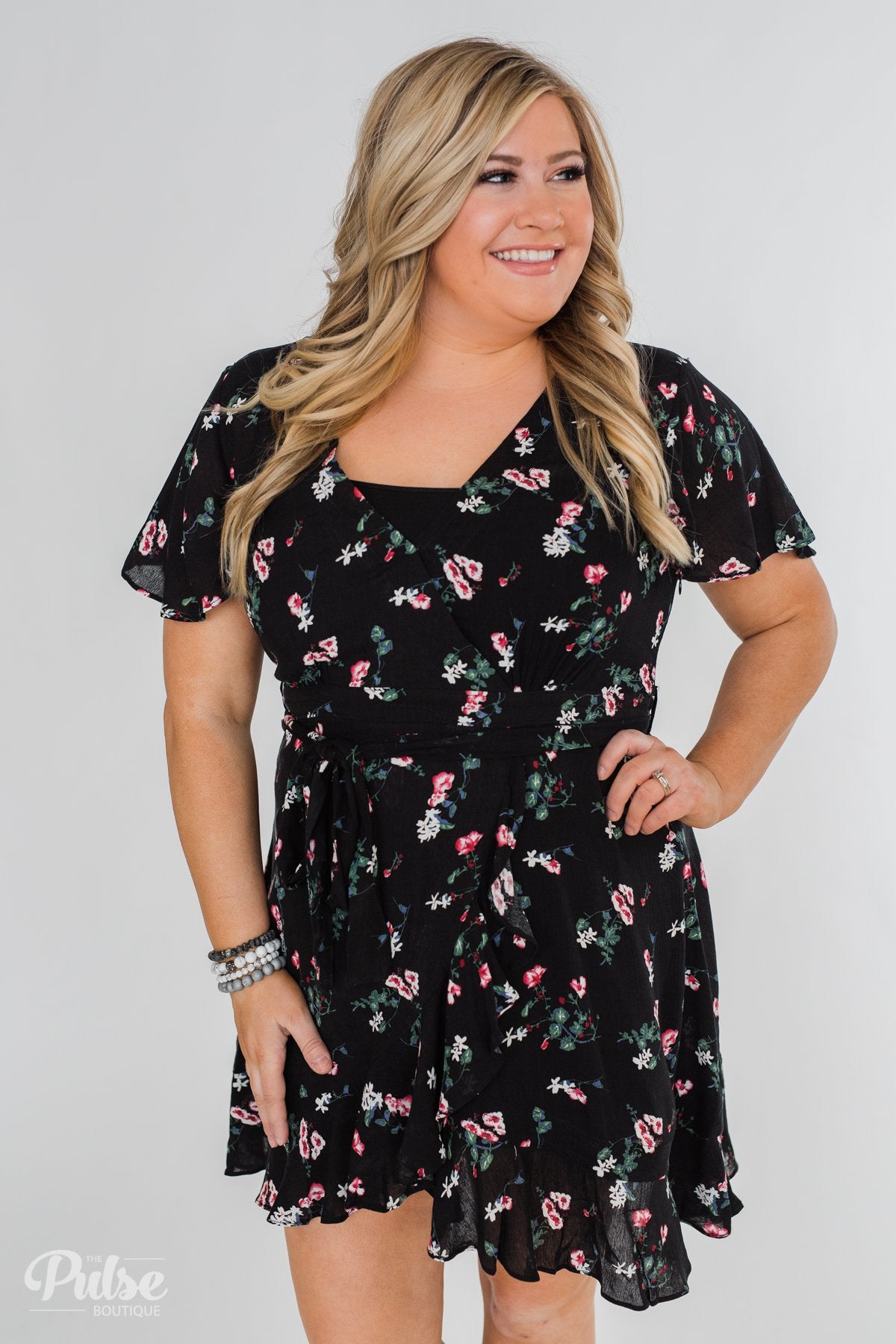 Short Sleeve V-Neck Wrap Detail Dress- Black – The Pulse Boutique