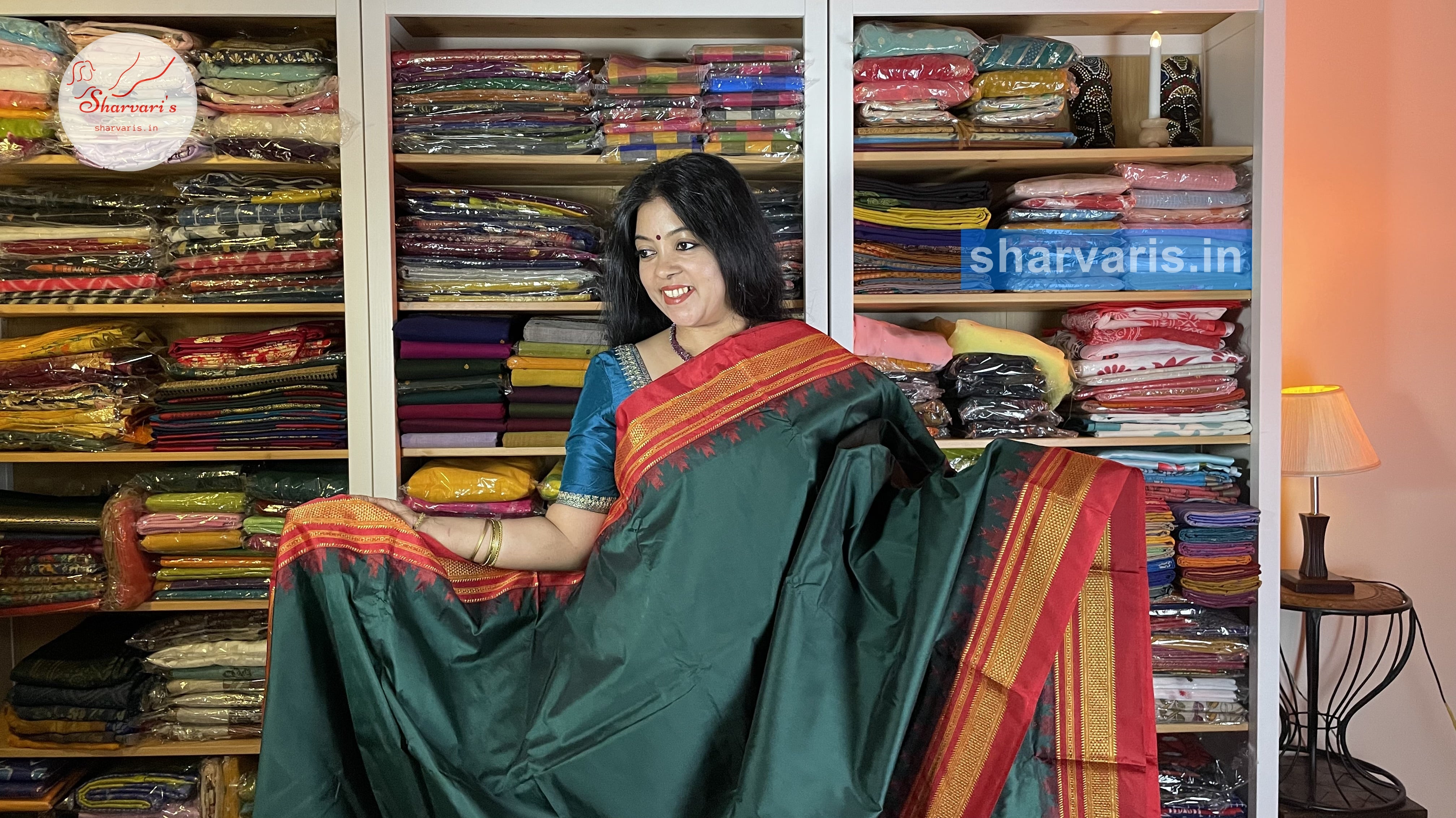 Off white handwoven silk Ilkal with maroon temple border – Nivi- Weaving  Traditions